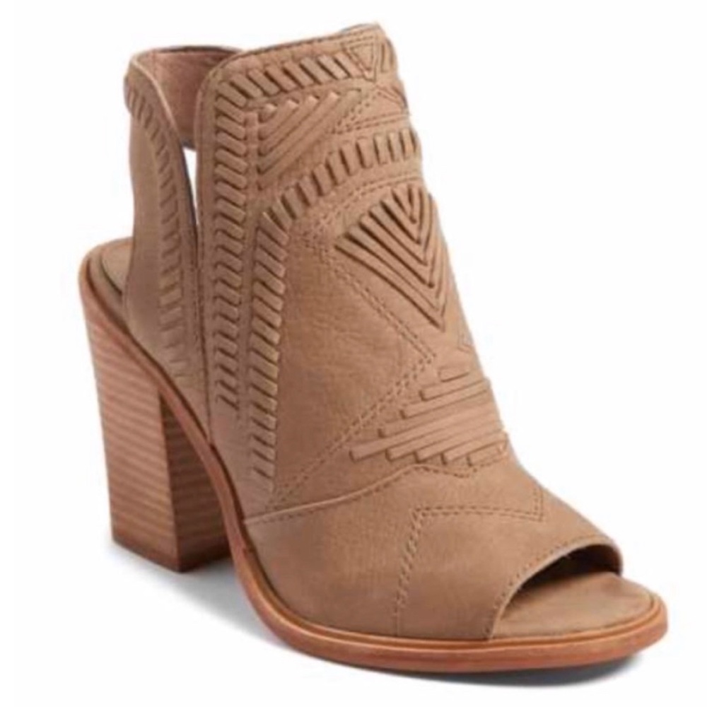 Vince Camuto “Karinta” block heel bootie